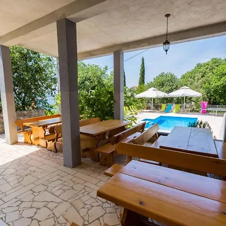 Apartman Crikvenica 2 *