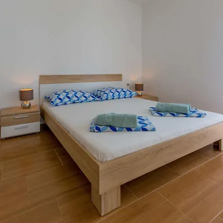 Apartament 2 *